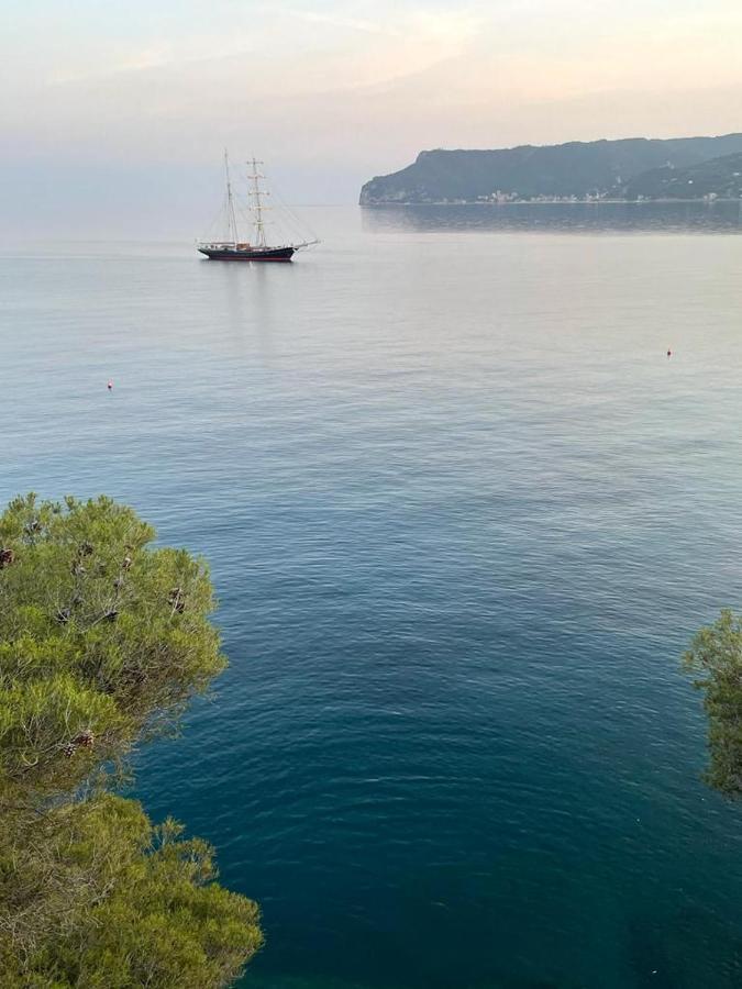 Una Finestra Sul Mare Home 2 Bergeggi Bagian luar foto