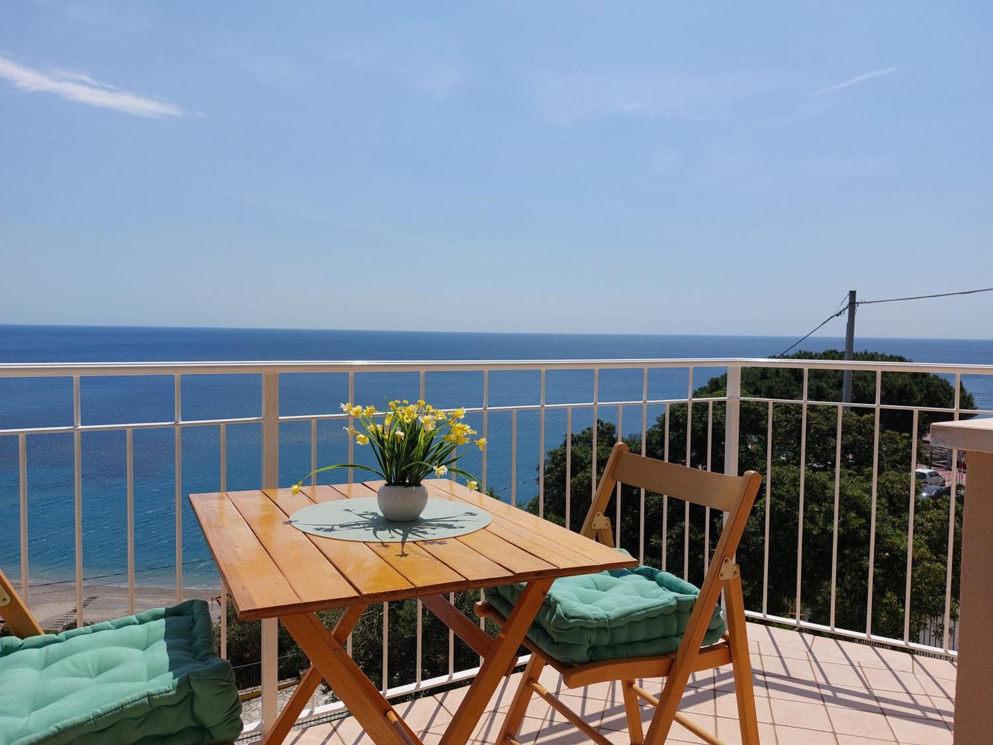 Una Finestra Sul Mare Home 2 Bergeggi Bagian luar foto